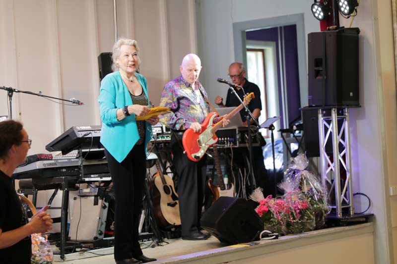 Klaus Strandholm og hustruen Karin med showet Tip Et Hit ved ældrefestivalen i Vordinbgorg.