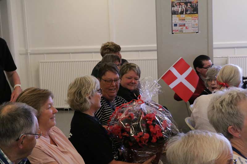 Jytte Taulov vandt blomster.