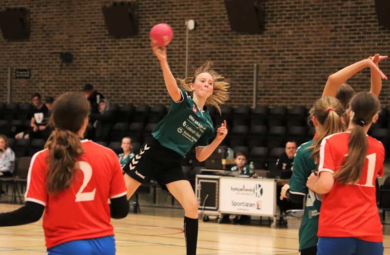 U 13 Pige A Sydsjællands Håndboldklub mod HMH, kampen blev vundet af HMH 21 - 12.
