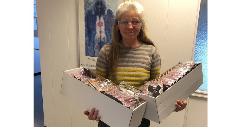 Lokal optiker donerer 106 beskyttelsesbriller til sundhedspersonalet - Vordingborg In