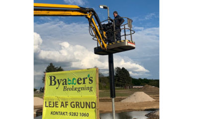 Byager`s-Brolægning-og-Lars-Bang-Sætter-lampe-op.FB