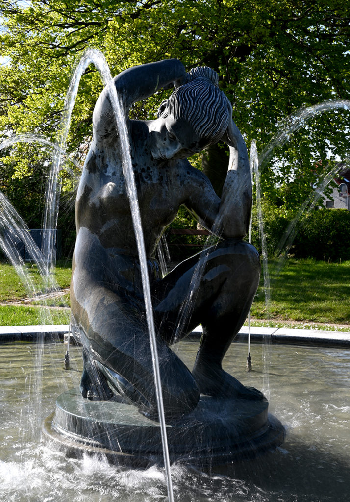 Harald Einars Quistgaards skulptur i Vordingborg fra 1937 af EOS, morgenrødens gudinde