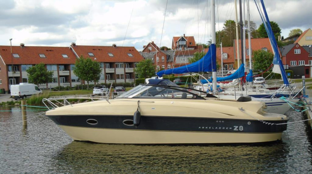 Askeladden-z8-flot-båd-med-ny-motor-www.yachtbroker.dk