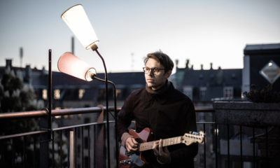 Mikkel-Ploug-guitar-koncert-musik-pressefoto-orenæs - saloner