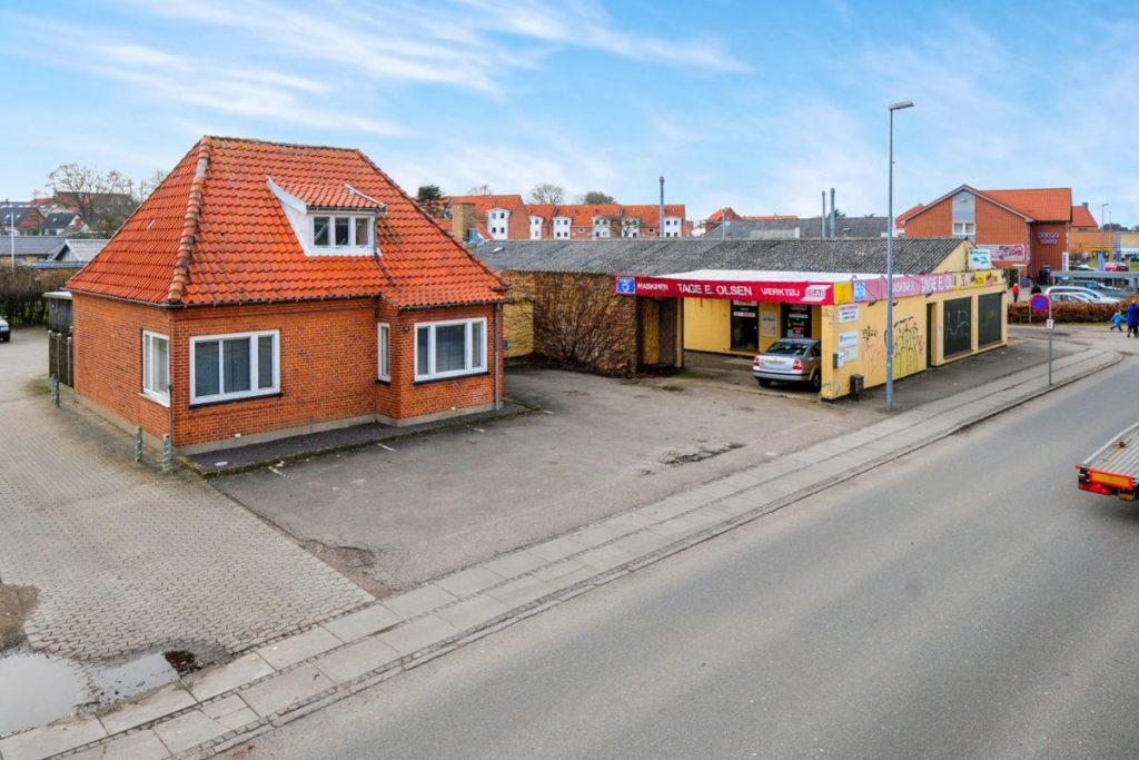 Valdemarsgade 92 og 94 centralt i Vordingborg Erhverv og bolig villa Fairmægler