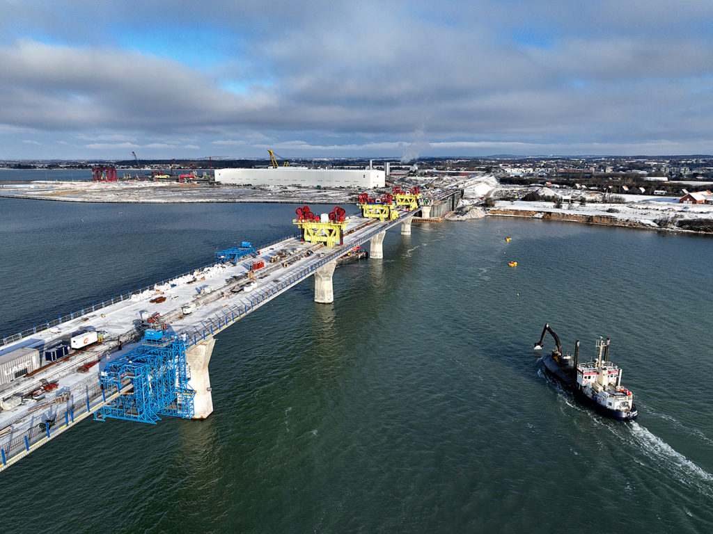 Forsinkelser og fremgang på Storstrømsbroen – Se de friske billeder og ...