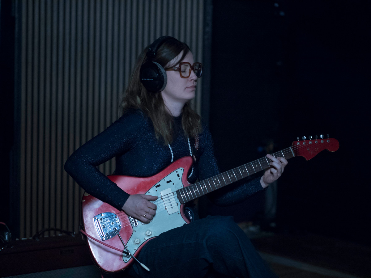 Anna Roemer har udgivet albummet Blåregn og Azur