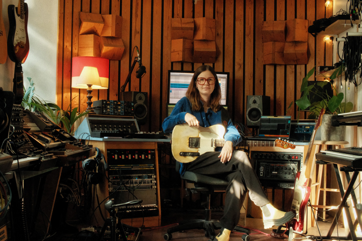 Anna Roemer fra Stensved i sit studie m