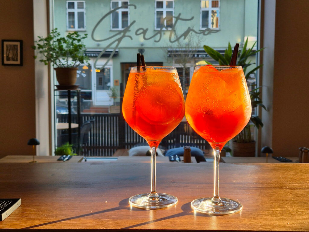 Gaströ. Cafè og Vinbar i hjertet af Stege på Møn