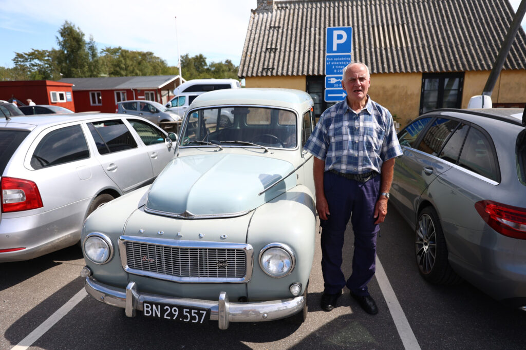 Færgen ida Bogø Havn veteranbil volvo 210